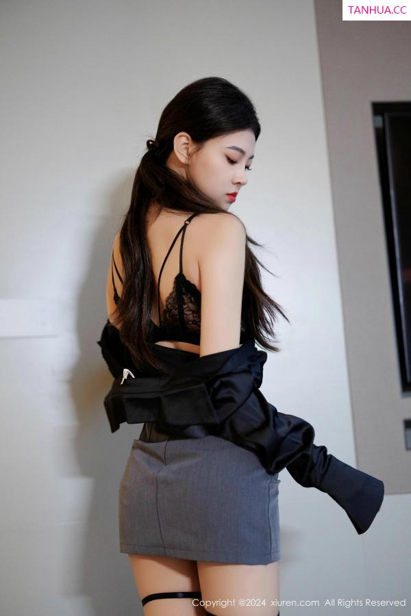   [XiuRen]高清写真图 2024.12.16 No.9604 初梦瑶 美腿黑丝第52张图片